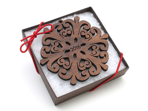 Bruce Company Filigree Snowflake 2016 - Nestled Pines